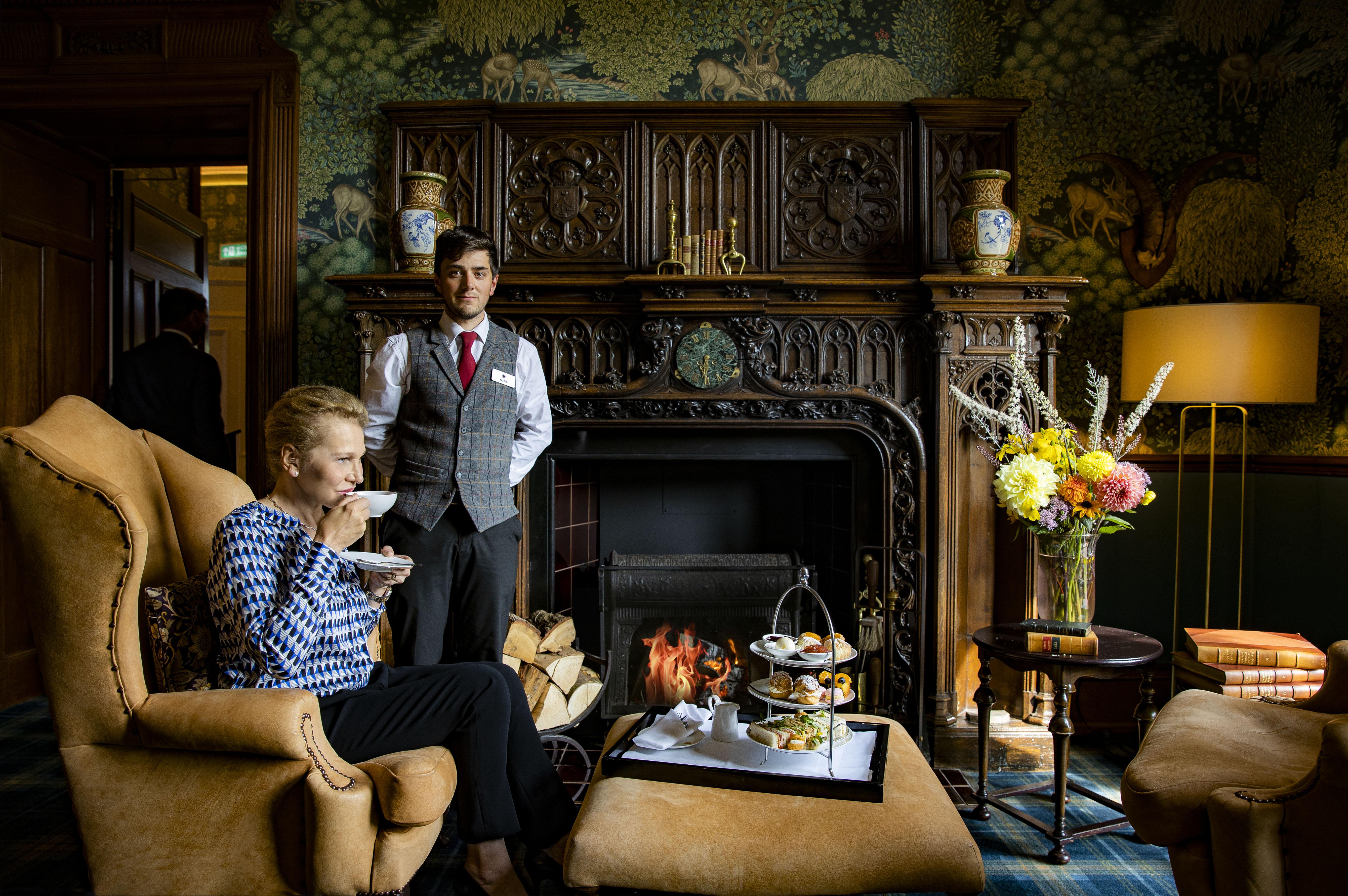 SCHLOSS Roxburghe Hotel Exterior foto The fireplace in the Drawing Room
